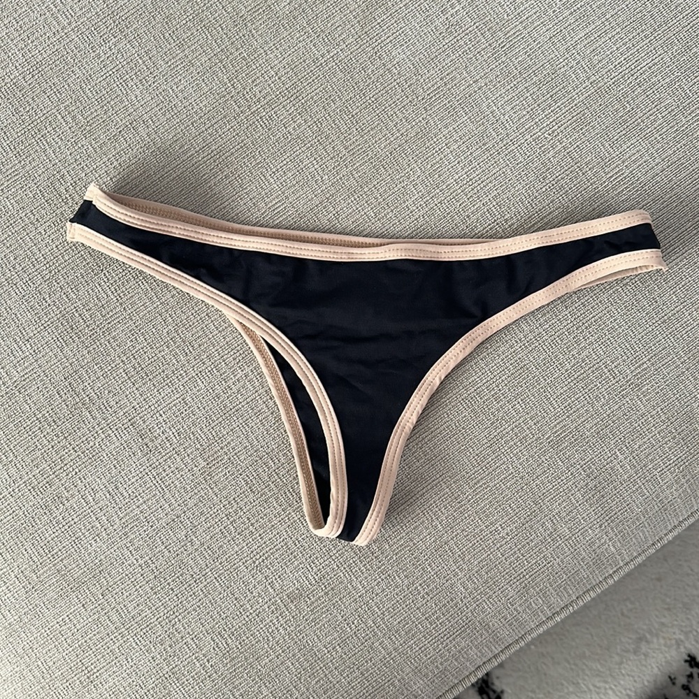 LSPACE bikini bottom size medium itsy cut, super cute thong bikini - Picture 2 of 3